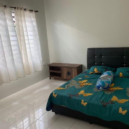 Homestay Maryam Lumut Luaran gambar